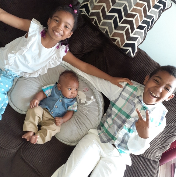 Meet your Posher, Sheri' - Picture 2 of 3